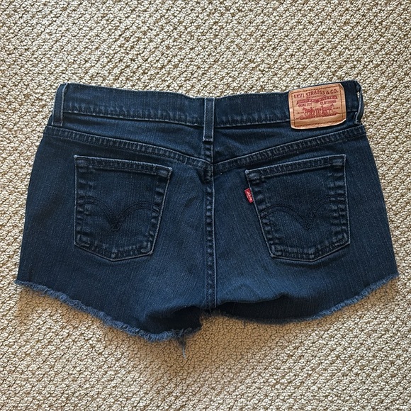 Levi’s Jean Cut-Off Shorts - Picture 2 of 3
